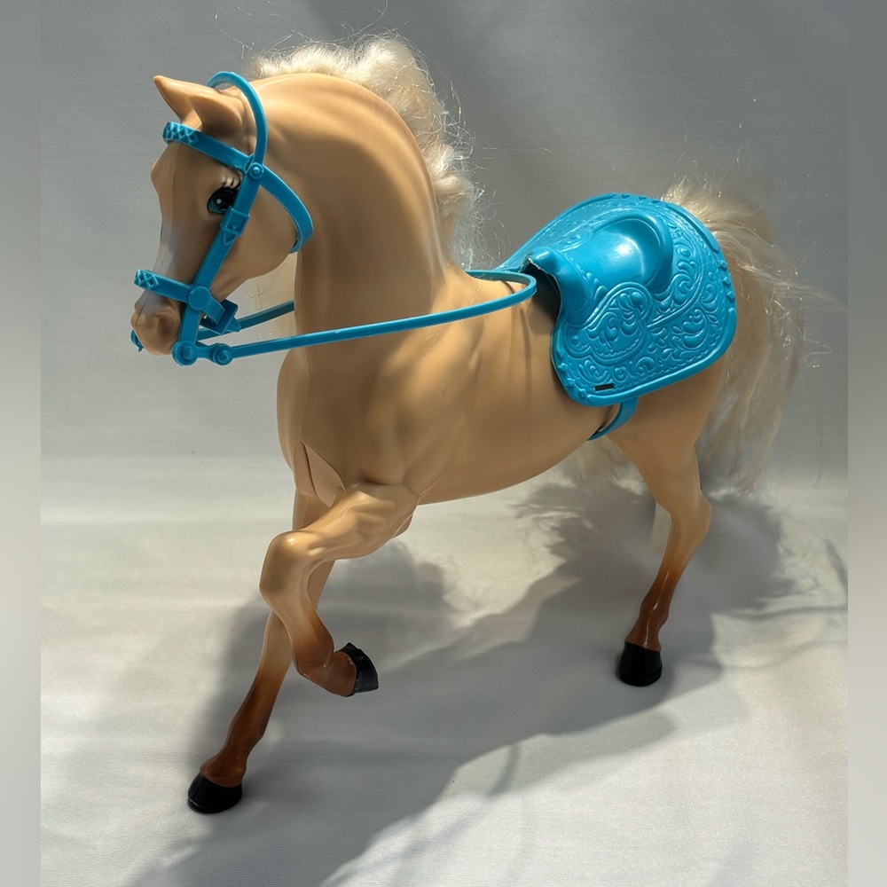 1993 Barbie Stampin' Western Star Horse.